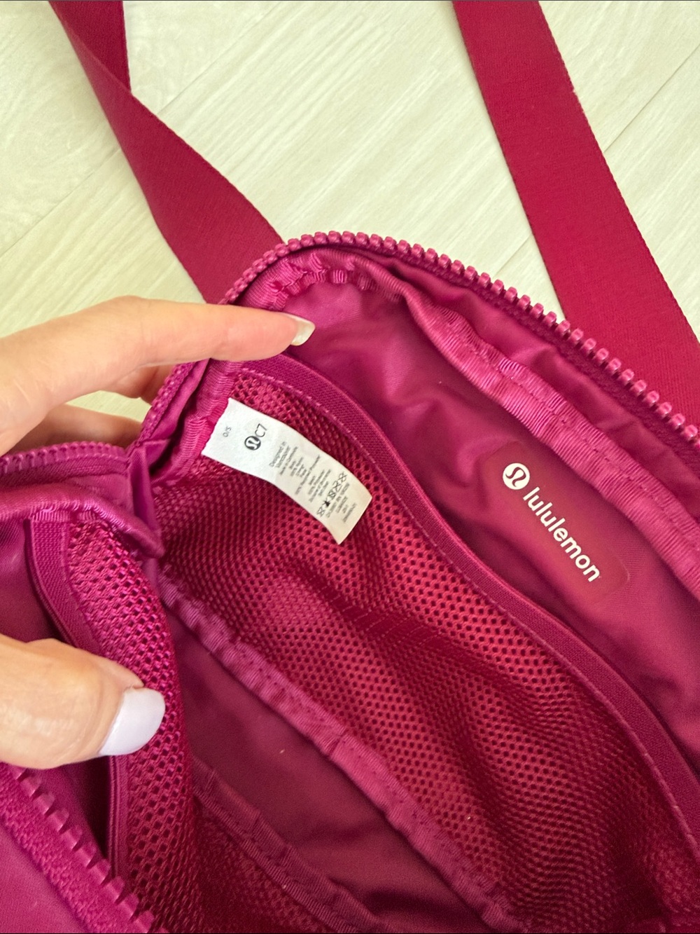 lululemon athletica Magenta Crossbody Belt Bag - Picture 3 of 4